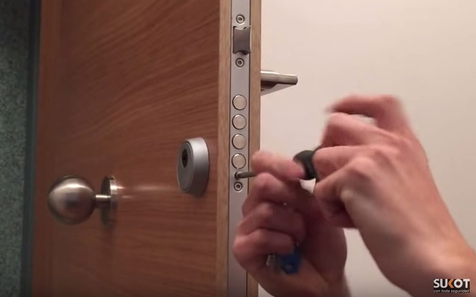 Puerta seguridad en Madrid