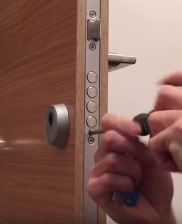 Puerta seguridad en Madrid